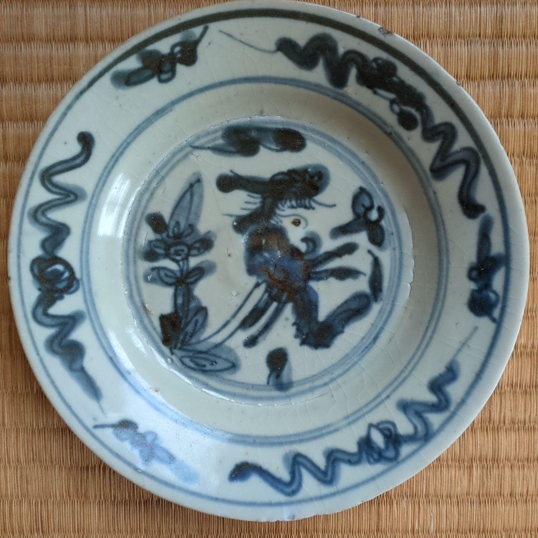 青い花と動物の陶器平皿　呉須手　皿　骨董品　古美術