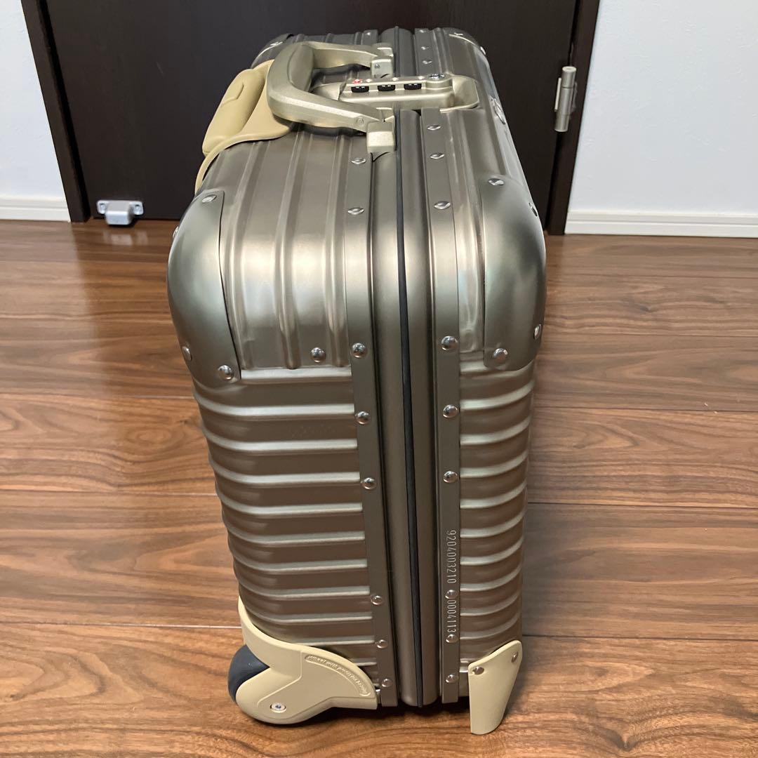 リモワ トパーズ RIMOWA TOPAS TITANIUM 新品、未使用