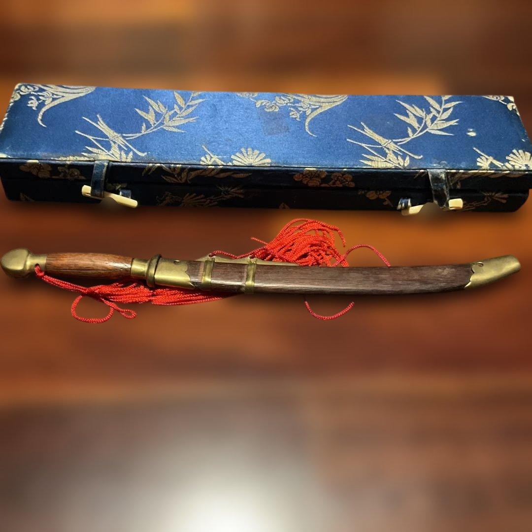 刀型のペーパーナイフ