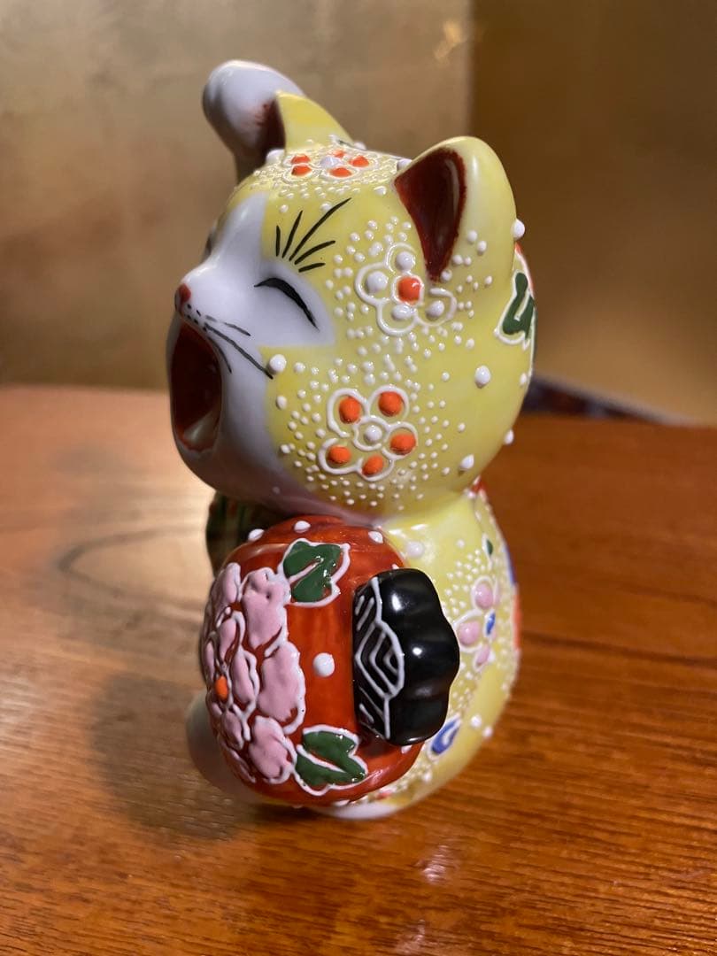 九谷焼 招き猫 置物 九谷焼 珍品　大笑い猫　招き猫 黄盛