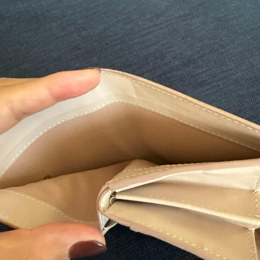 TOD'S 二つ折り財布 ライトグレー 本革製