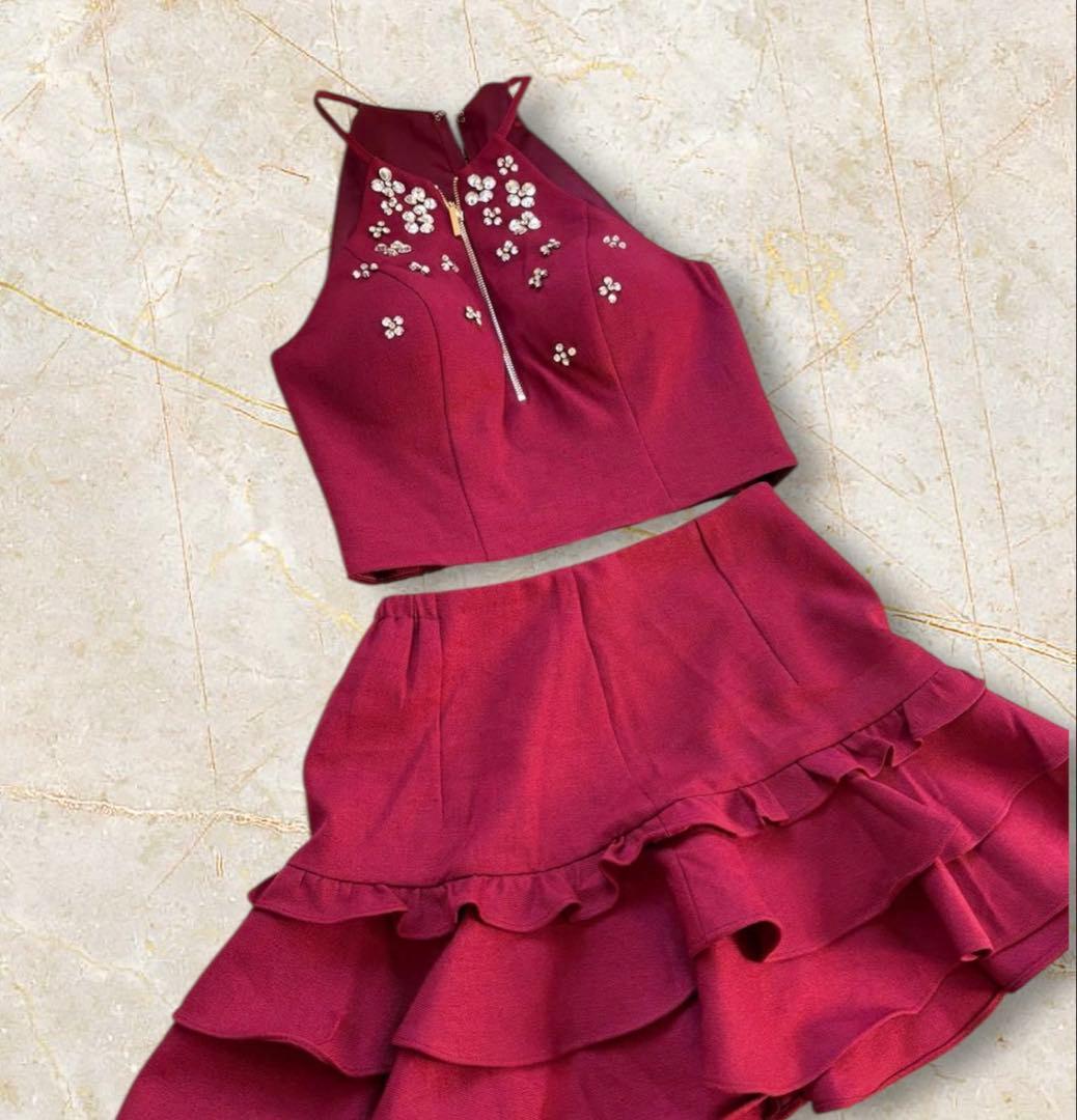 ローブドフルール ホルターネック ジップ ビジュー フレア セットアップ