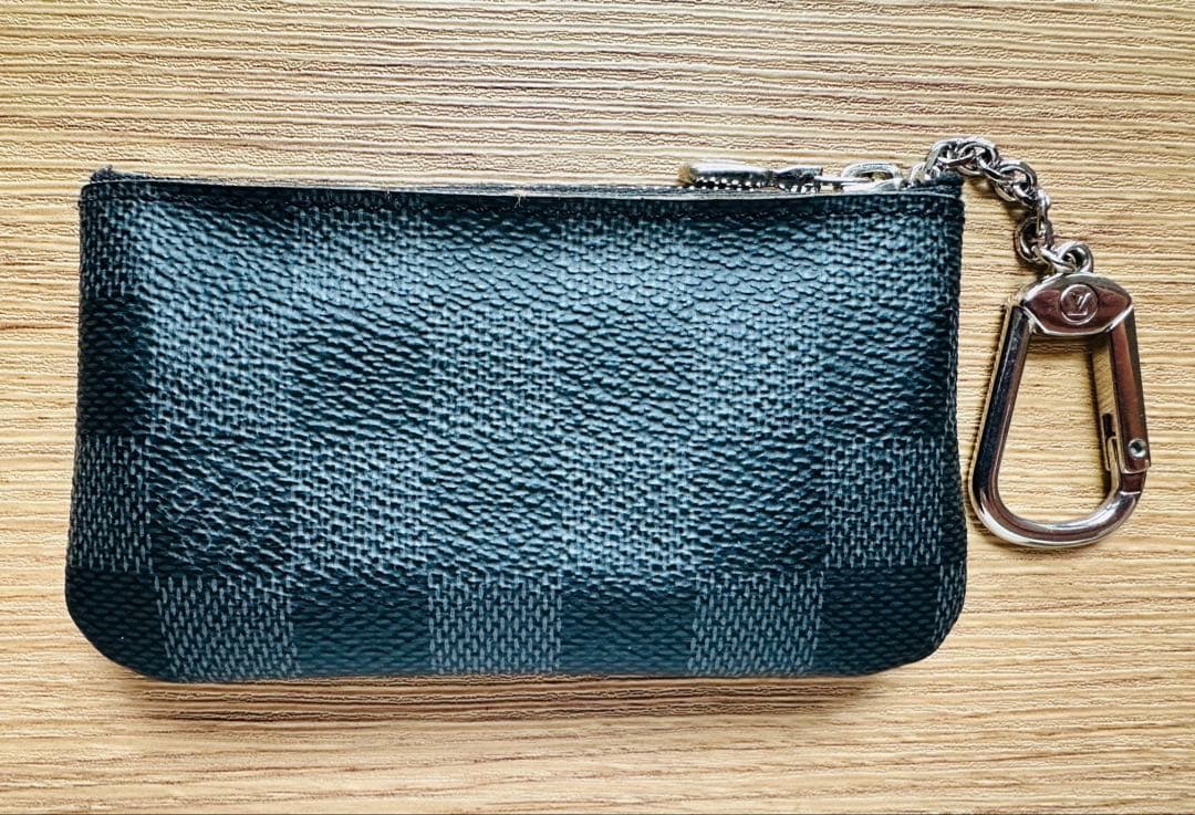 Louis Vuitton ポシェット・クレ ダミエ・グラフィット