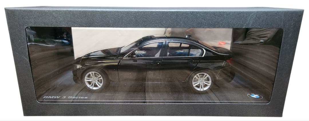 1/18 BMW 3シリーズ サファイア ブラック Sapphire Black