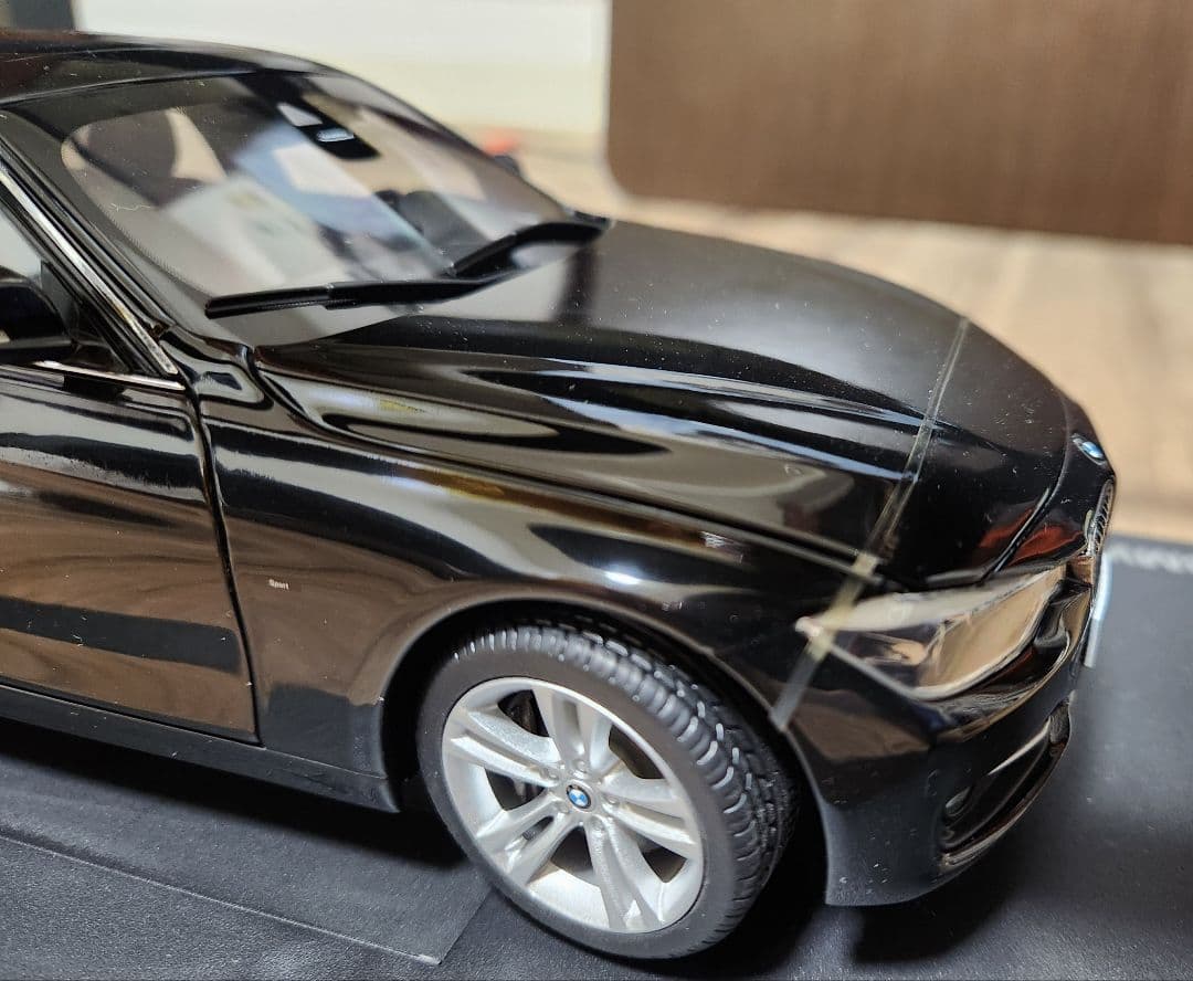 1/18 BMW 3シリーズ サファイア ブラック Sapphire Black