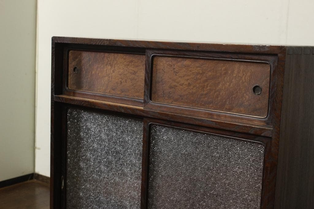 欅 使いこまれた風合いが良い茶箪笥 古家具/食器棚/チェスト/和家具/和モダン