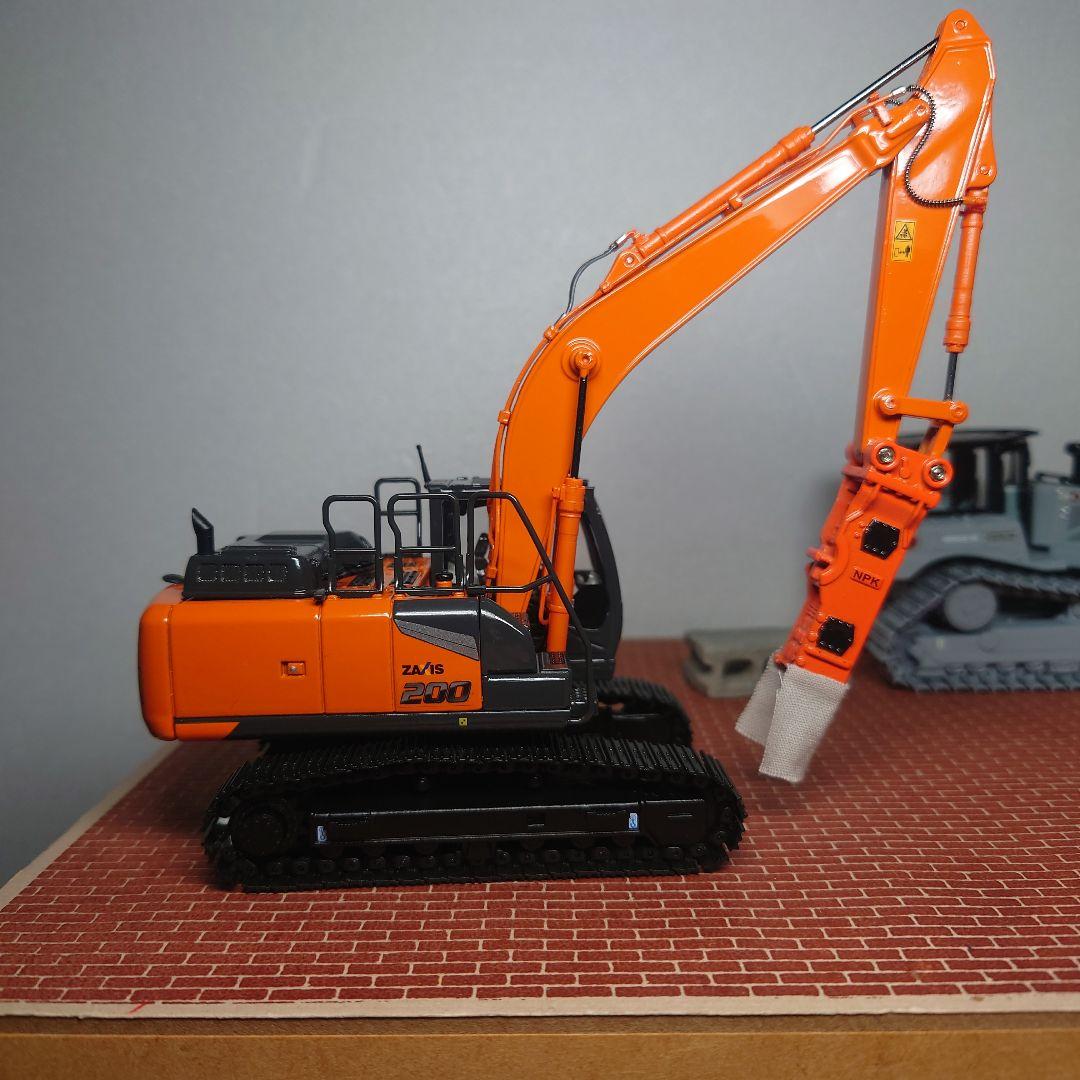 HITACHI ZAXIS200-7&NPKブレーカー+おまけ付き 1/50