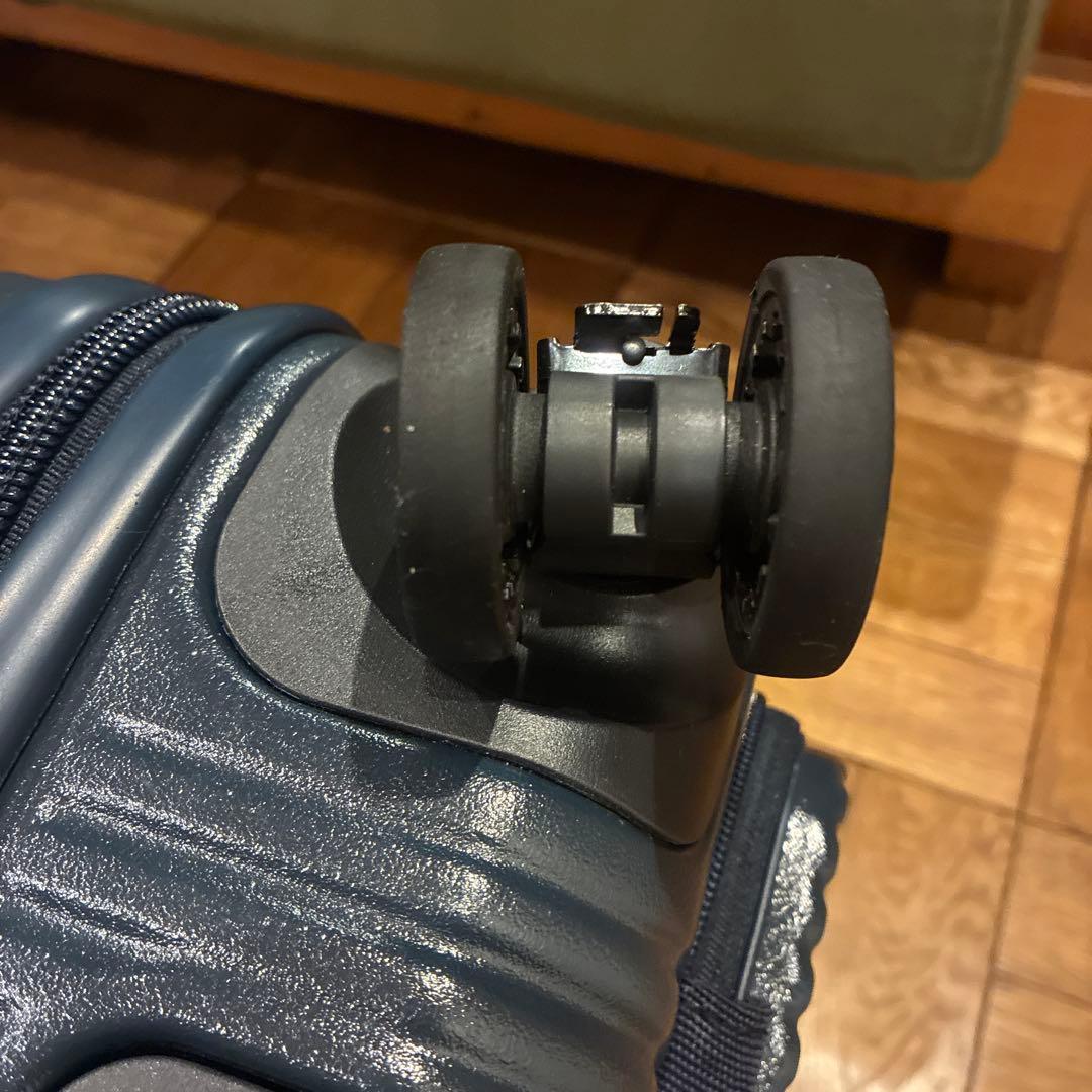 イノベーター スーツケース フロントオープン33L 色ディープシー