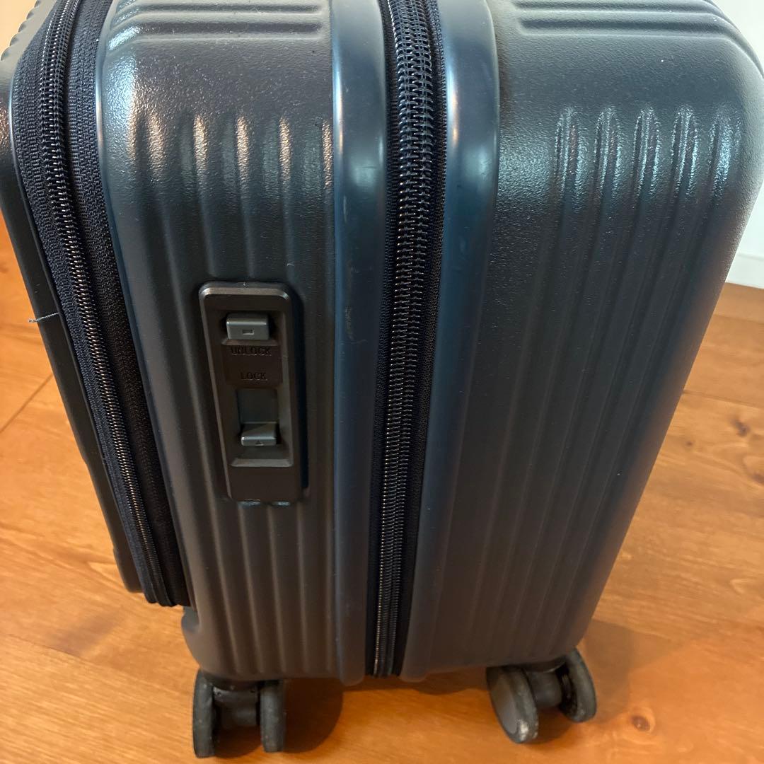 イノベーター スーツケース フロントオープン33L 色ディープシー