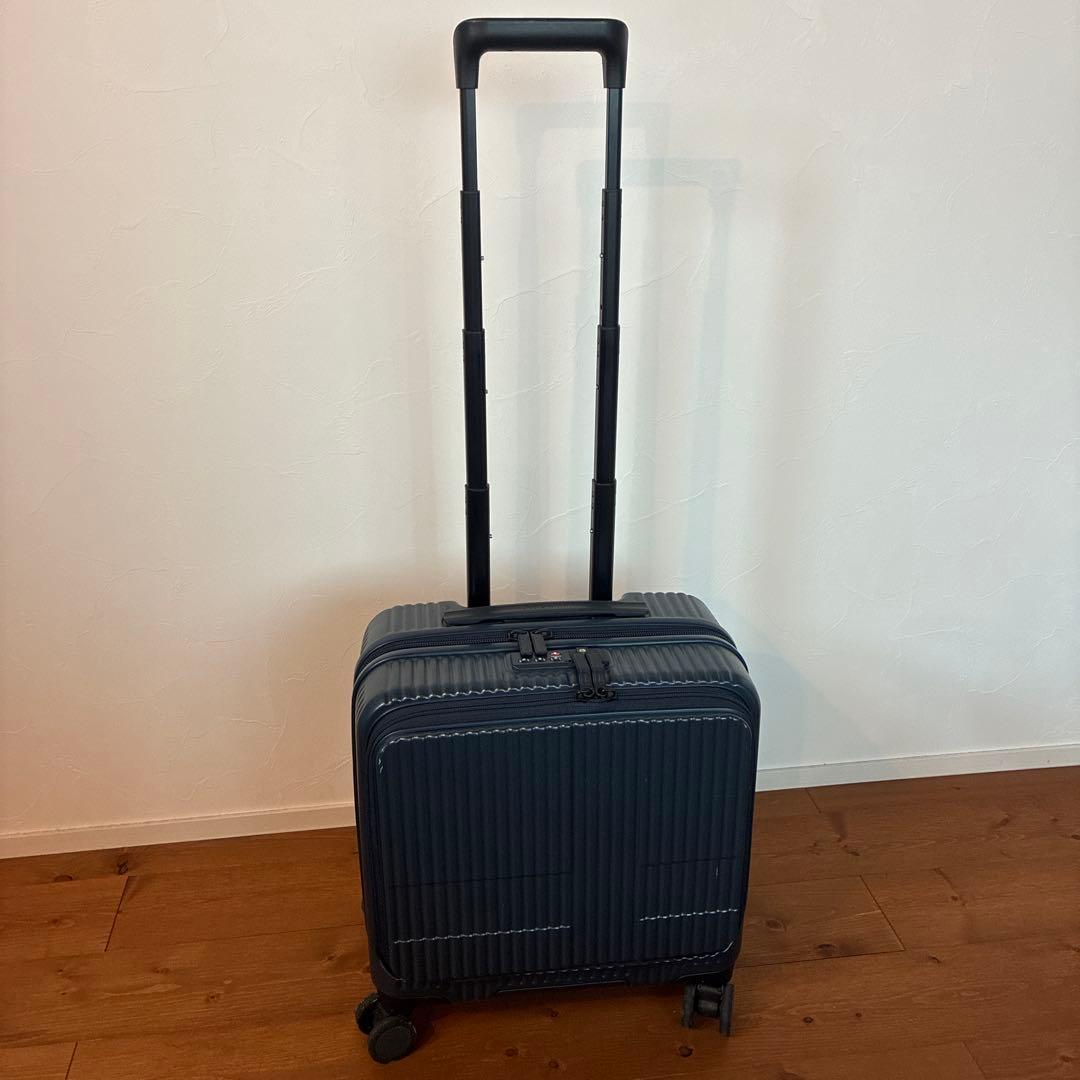 イノベーター スーツケース フロントオープン33L 色ディープシー