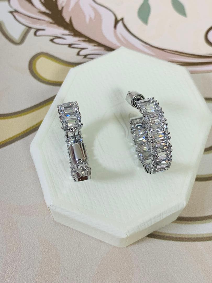 ペコ　スワロフスキー Swarovski Matrix フープピアス