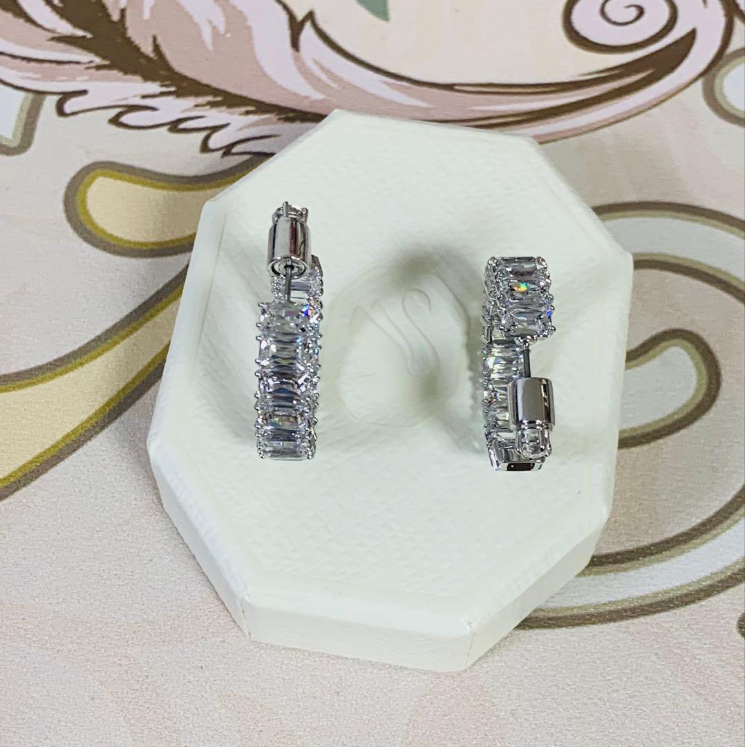 ペコ　スワロフスキー Swarovski Matrix フープピアス