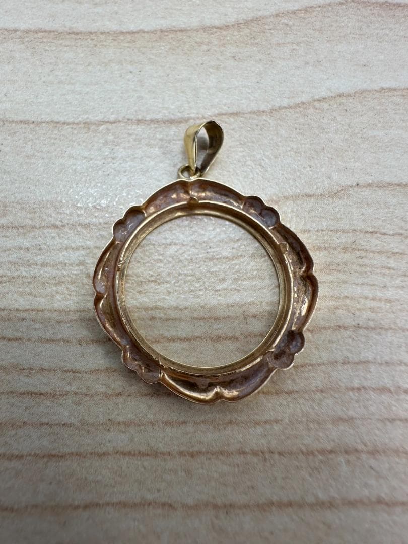 K18 18金 　純金の金貨用 ペンダントトップ 枠 約1.2グラム