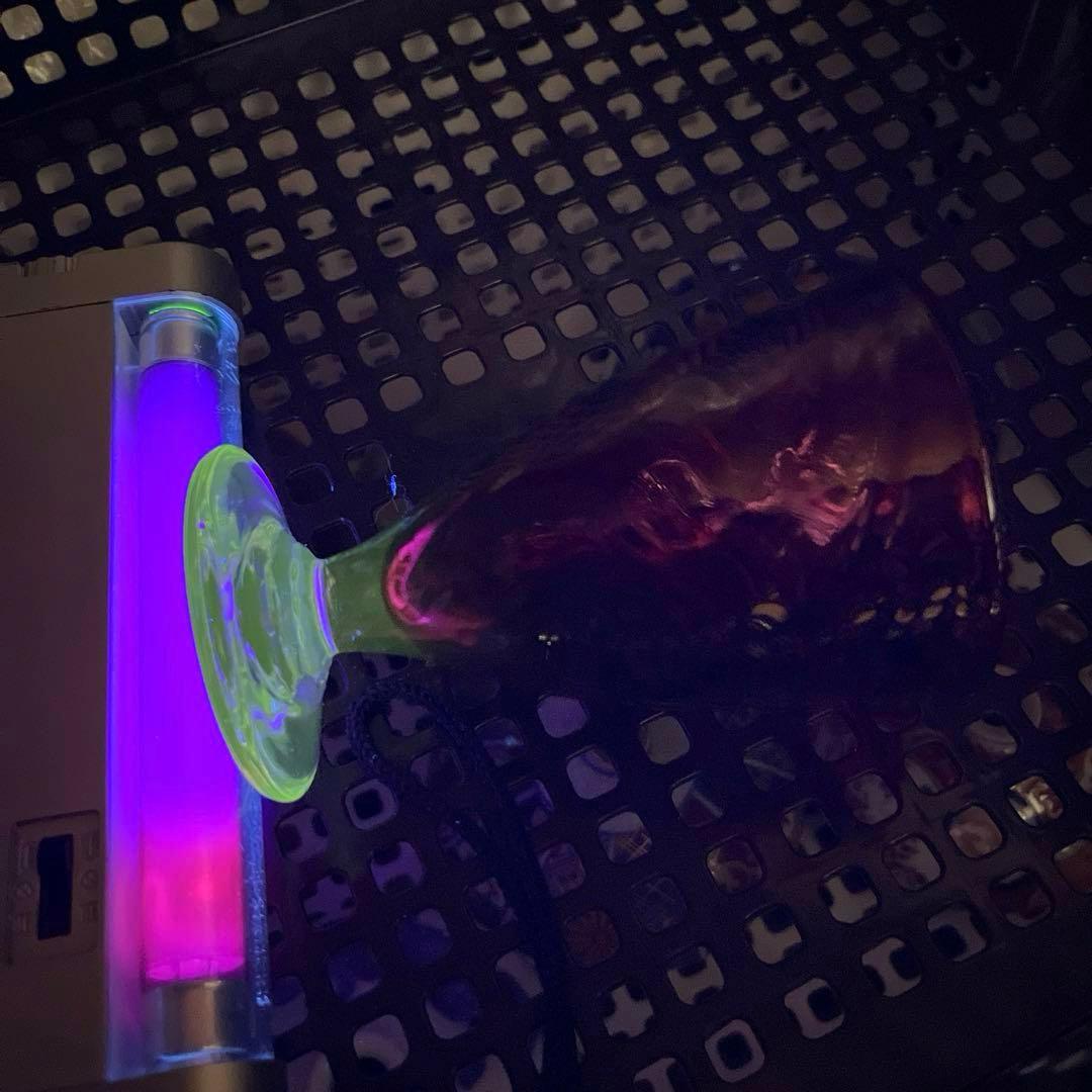 骨董　時代　希少金赤ガラス　モールガラス調　流線型　アイスコップ　ウラン ①