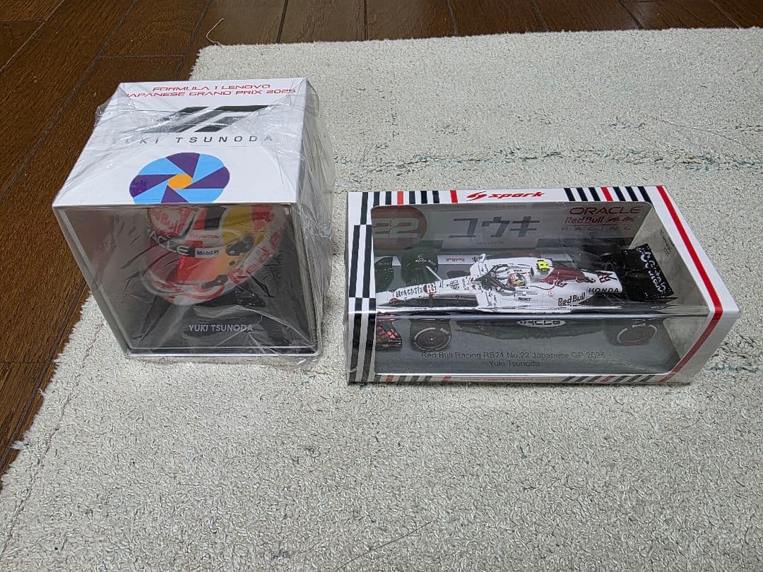 角田裕毅　2025年日本GP ミニヘルメット　モデルカーセット