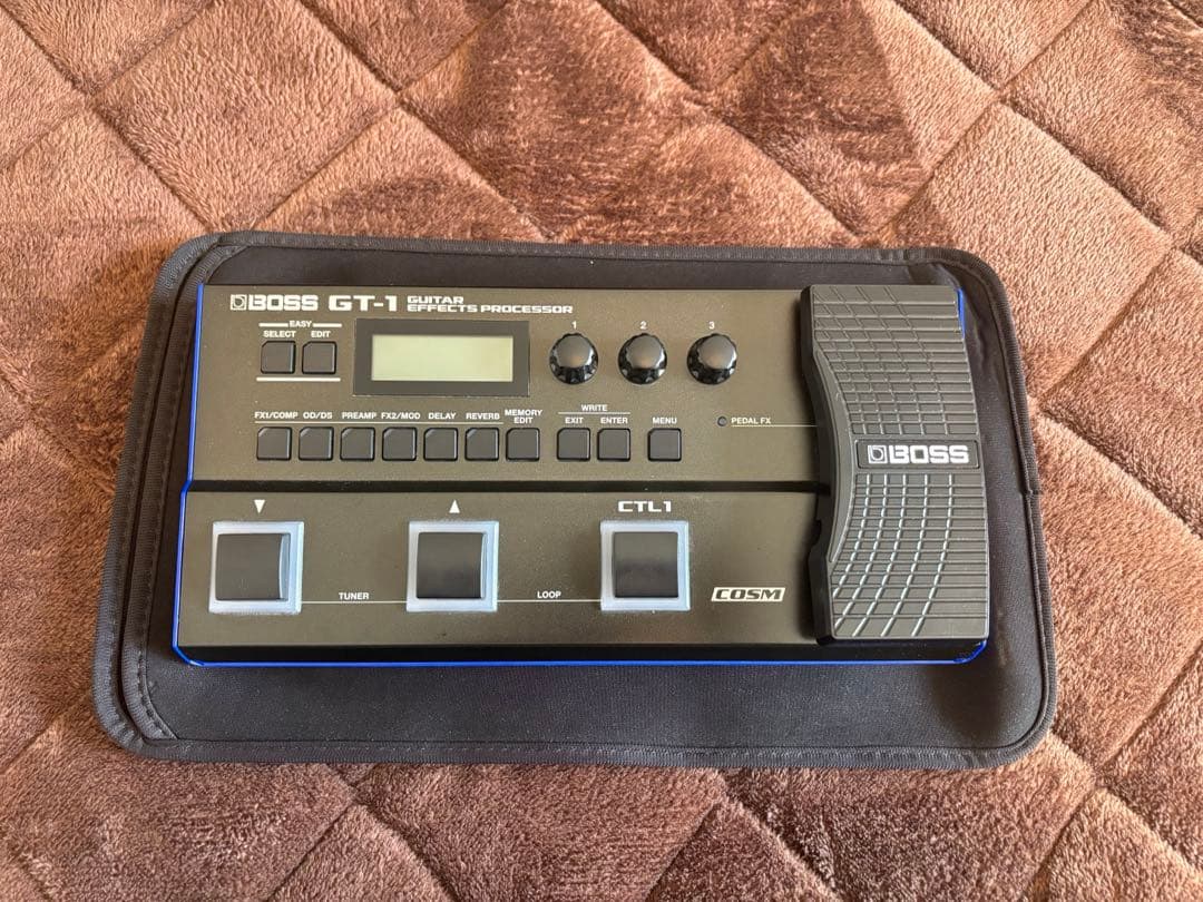 BOSS GT-1 ギターエフェクター 本体　カバー、アダプター、元箱付き