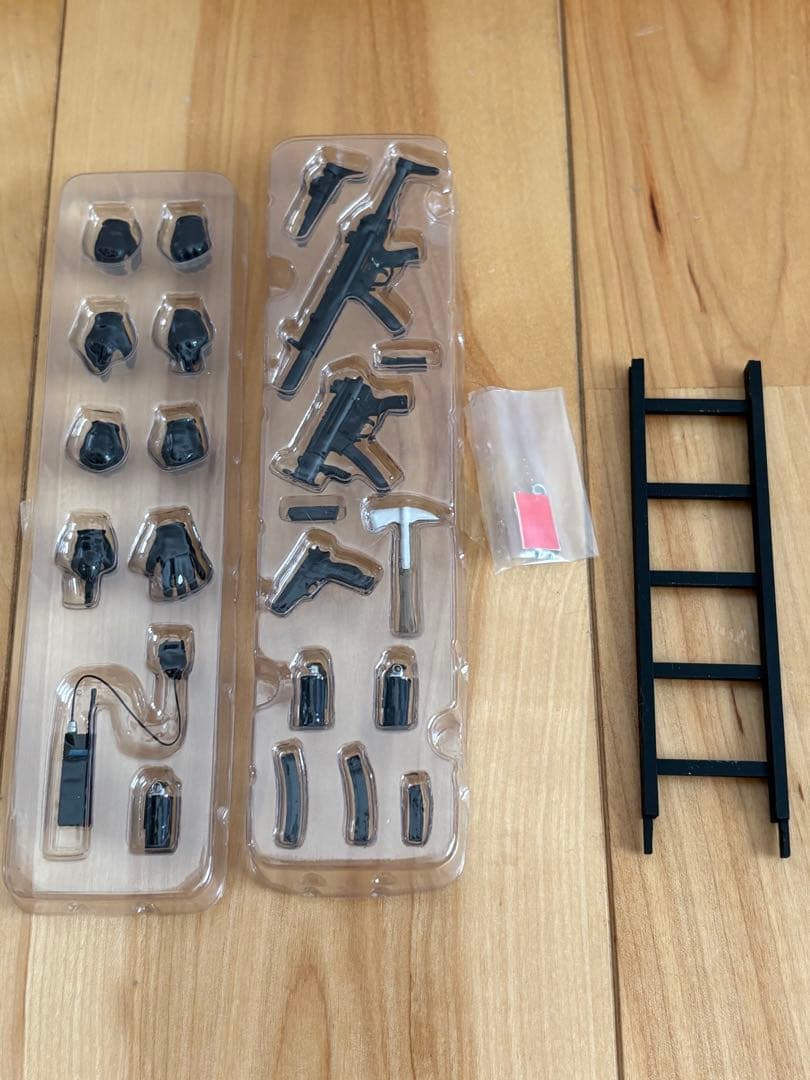 SAS CRW アサルター 1/12スケール