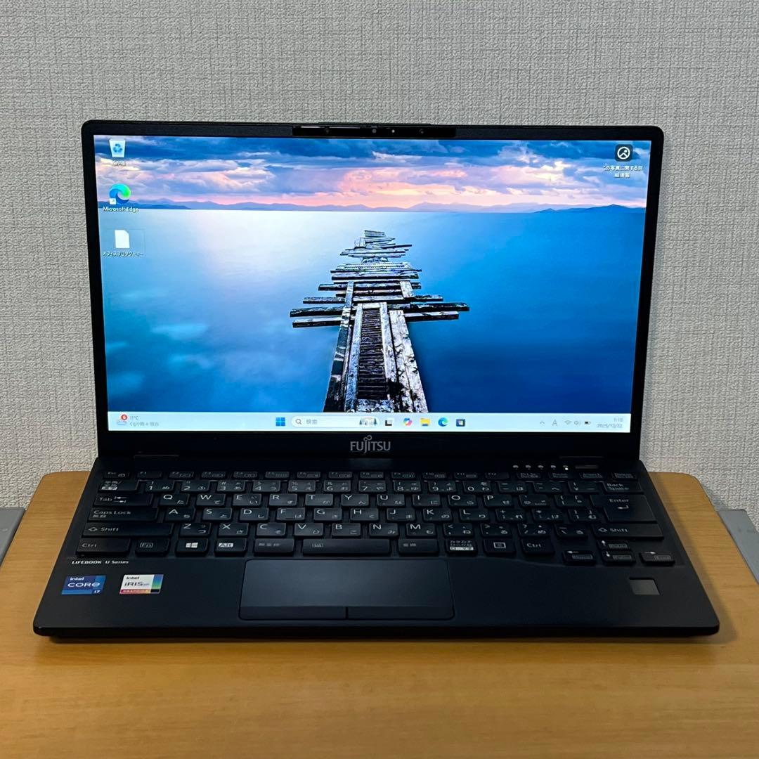 Fujitsu Lifebook U9311/F i7第11世代16GBメモリ