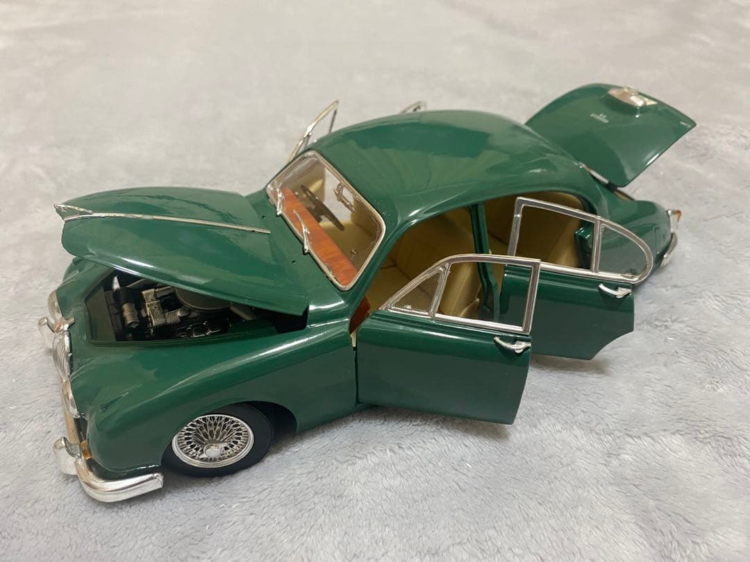 Maisto JAGUAR MarkⅡ (1959) 1/18