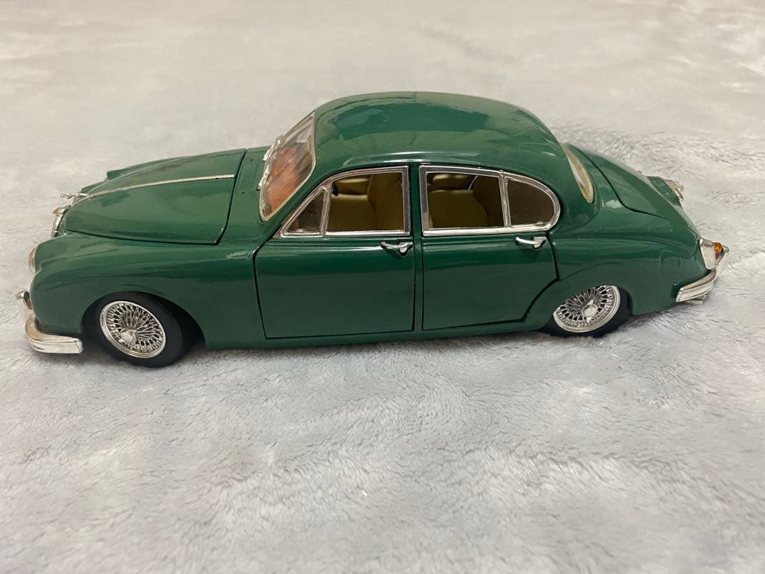 Maisto JAGUAR MarkⅡ (1959) 1/18