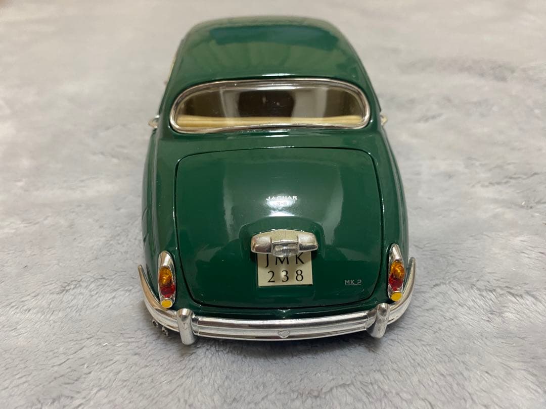 Maisto JAGUAR MarkⅡ (1959) 1/18
