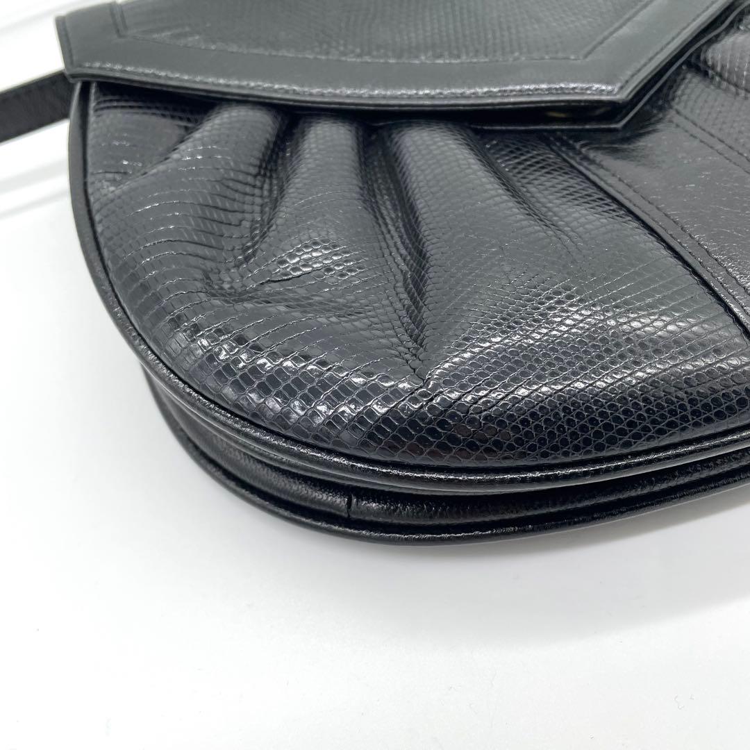 【極美品】イヴサンローラン　ショルダーバッグ　カサンドラロゴ　リザード　黒