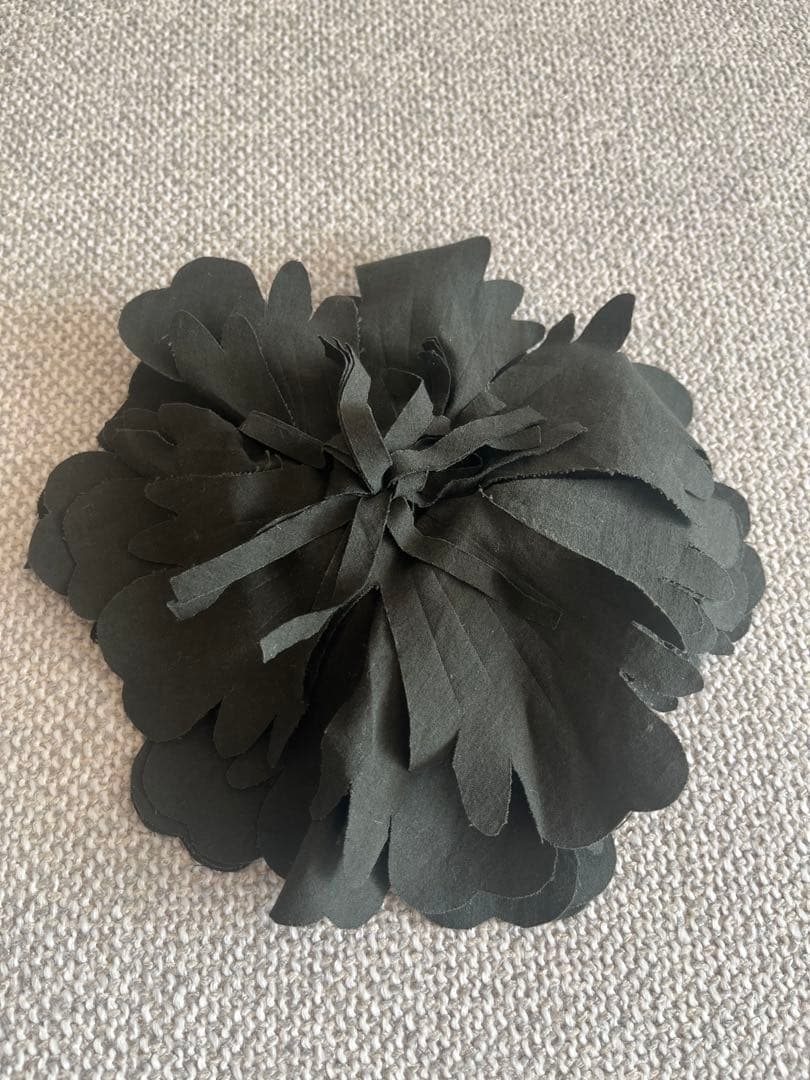 GASA コサージュ　ブローチ　ヘアアクセサリー