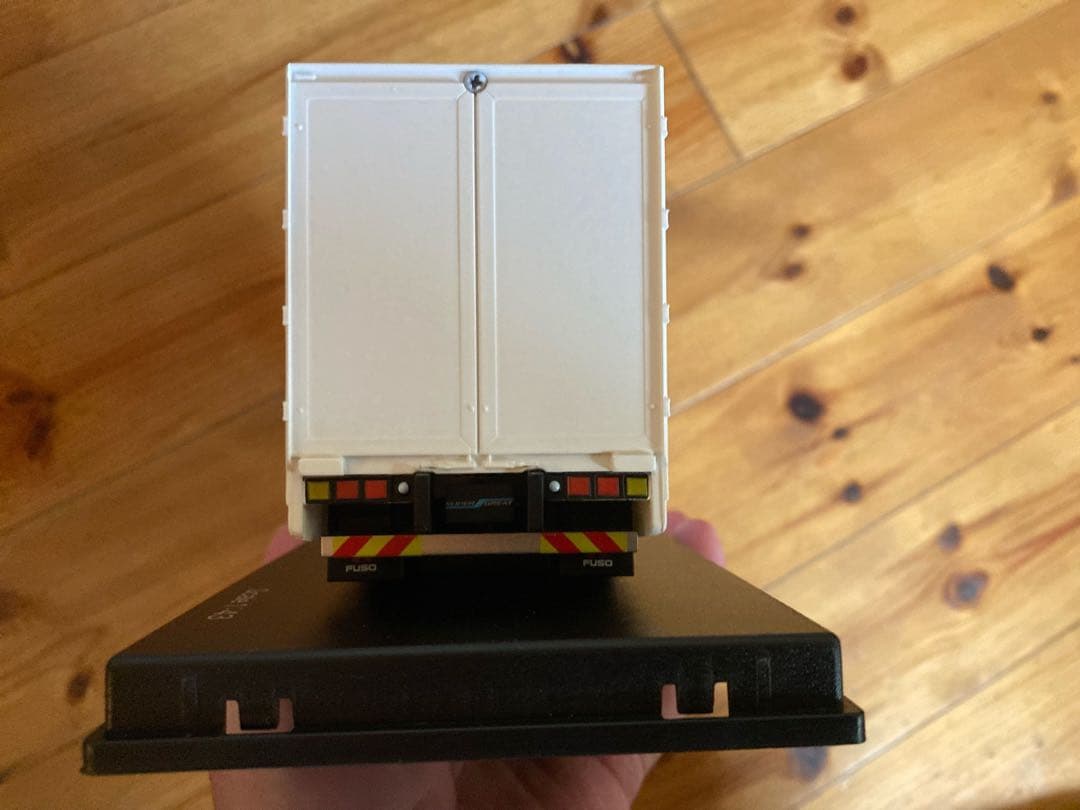 三菱スーパーグレイト1/43ミニカー