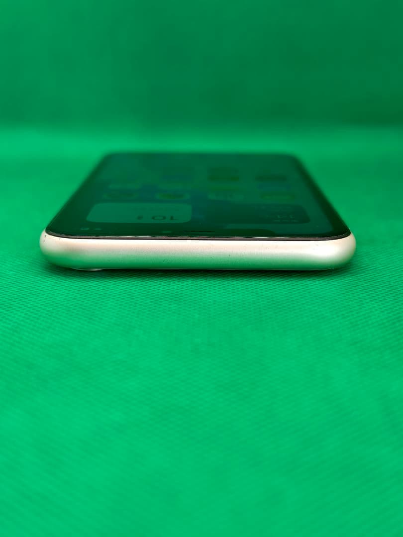 【384中古品】iPhone11 128GB ホワイト バッテリー100%