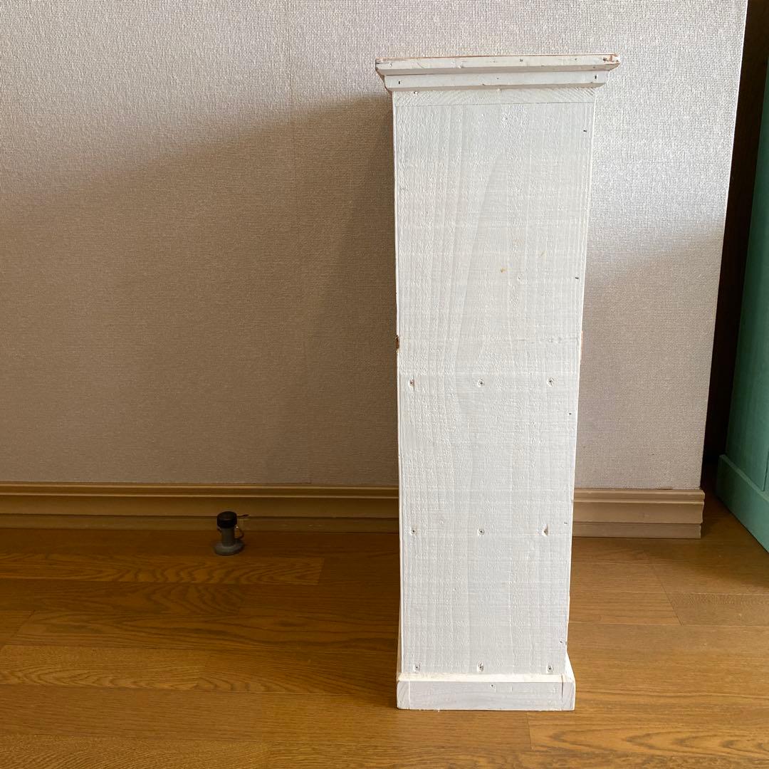 ④ アンティーク棚　子供部屋