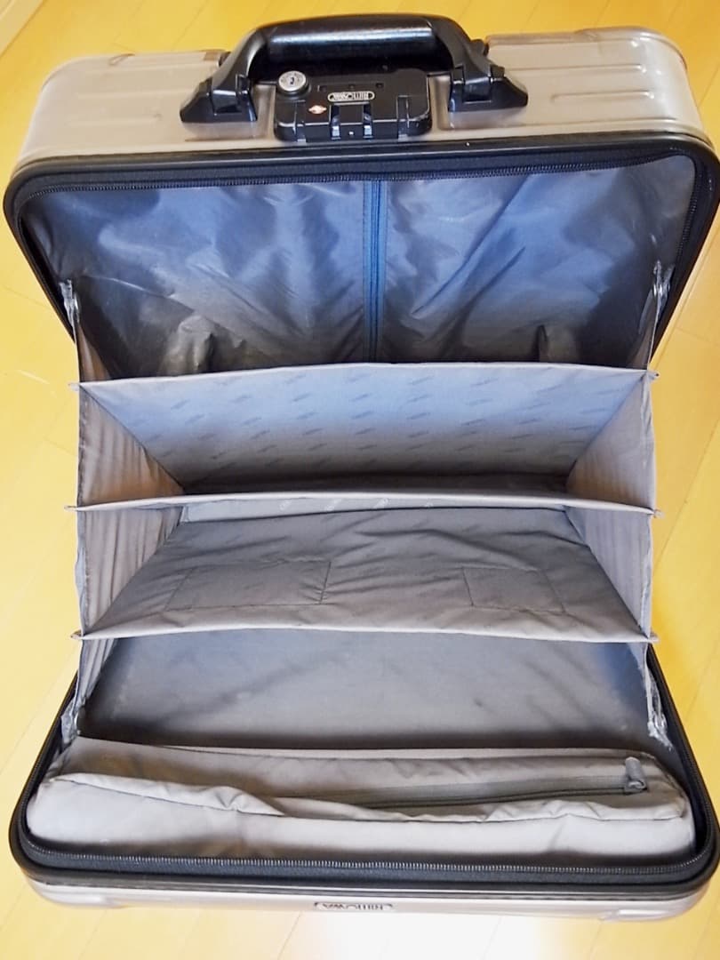 ◇リモワ サルサ ビジネス 機内持込 静音ホイール付◇メンテ・クリーニング済