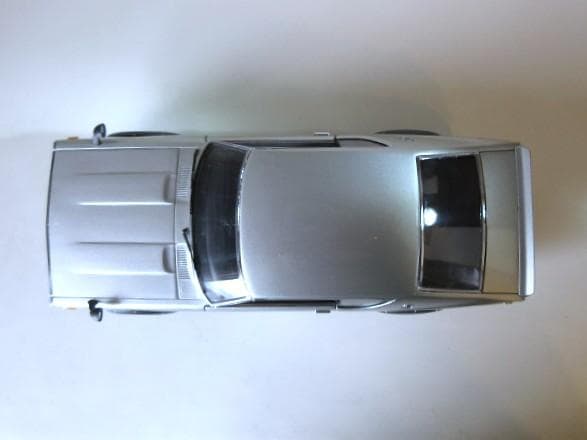 特価 京商 (1/18) 日産 スカイライン GT-R(KPGC110)