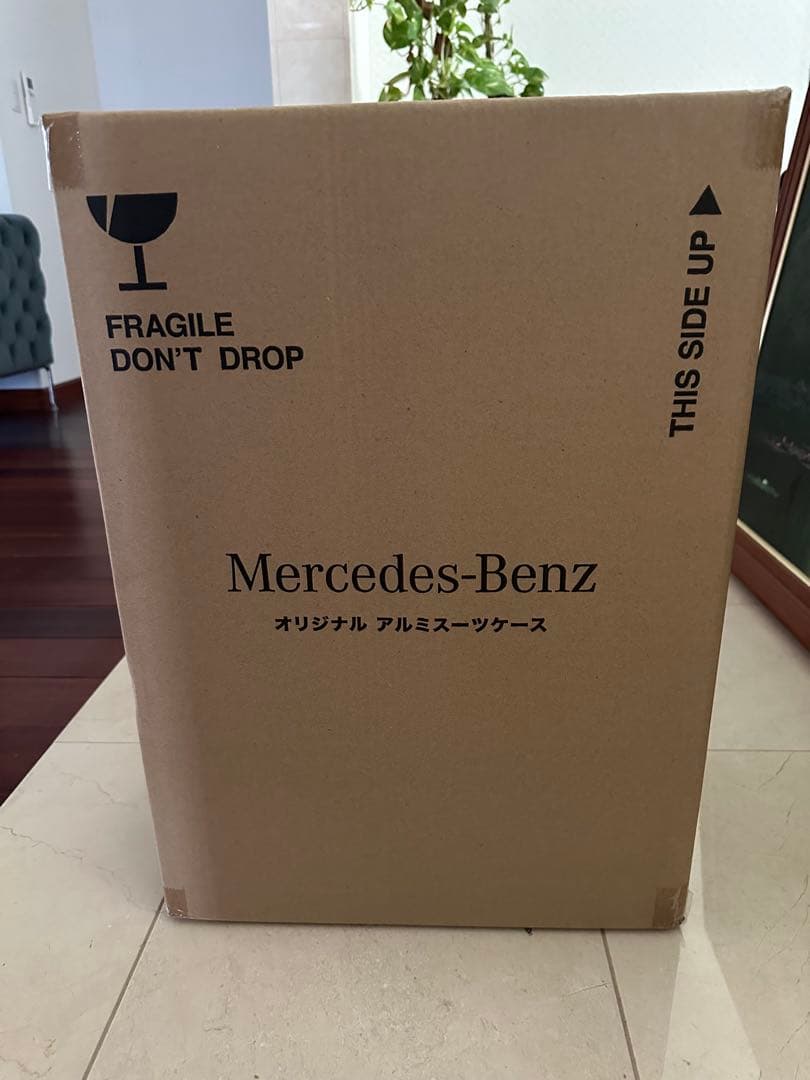 Mercedes-Benz キャリーケース　32L