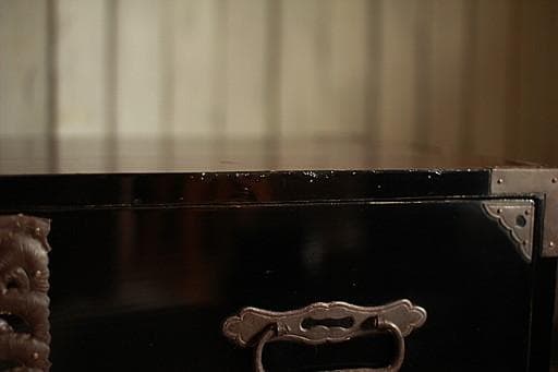 Akamaru 　綺麗な打ち出し金具庄内箪笥　2段　タンス　収納　古家具