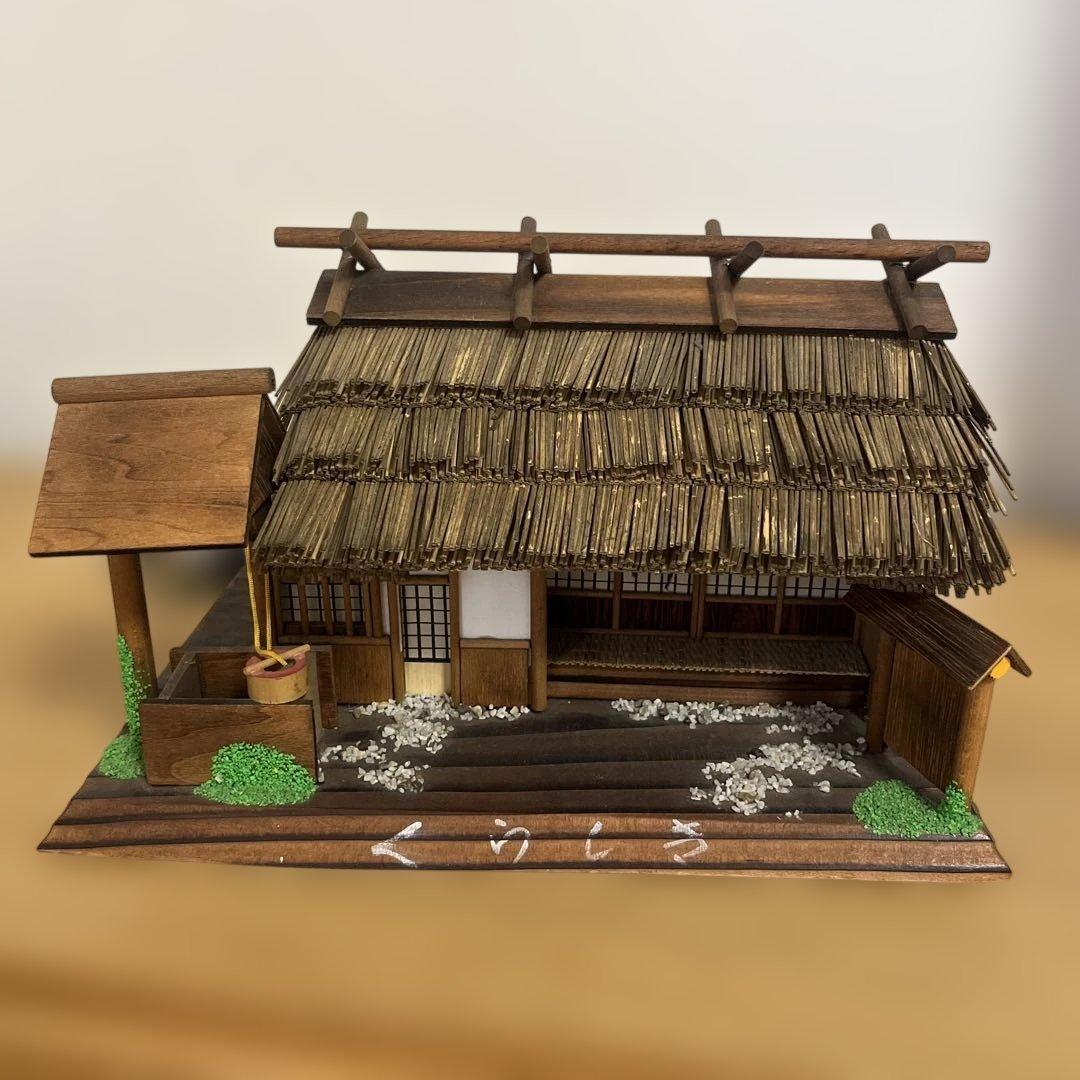 光る　日本家屋　伝統　点灯