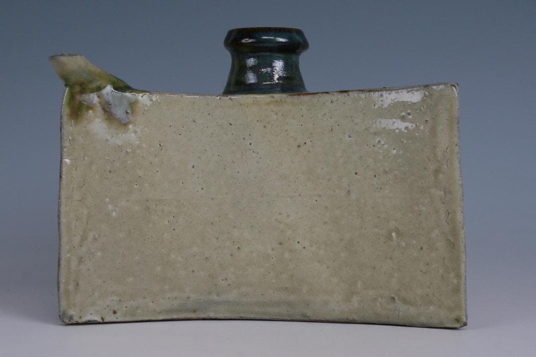 壺屋焼 人間国宝 金城次郎 作 呉須双魚文抱瓶（大）