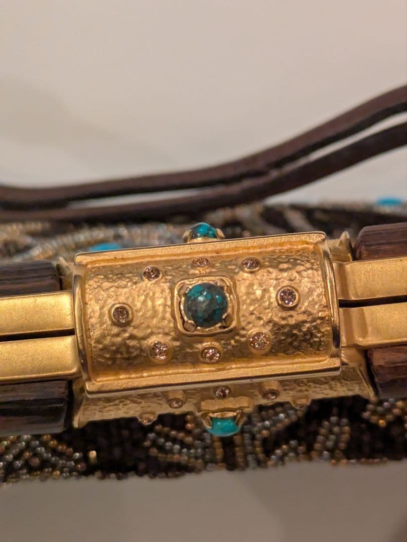 エレガントなビーズ装飾パーティーバッグ