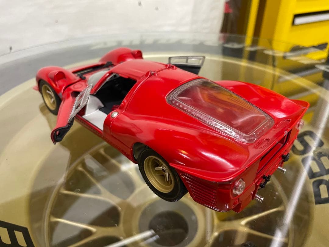 フェラーリ　330P4