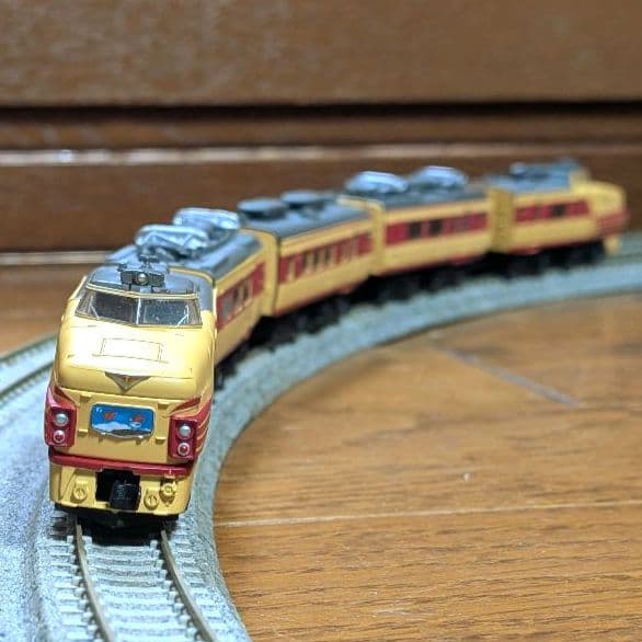 Bトレイン『特急車両5両+6両 動力ユニット3、走行台車6両』