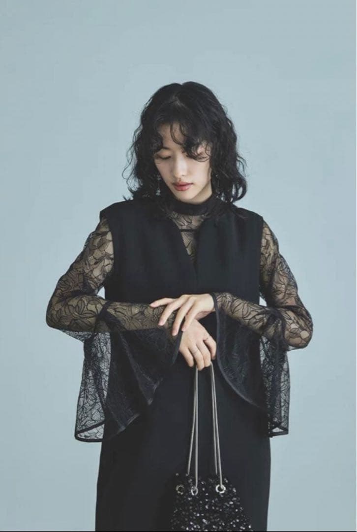 最終価格　Mサイズ　ベルスリーブスリットドレスANDRESD 新品