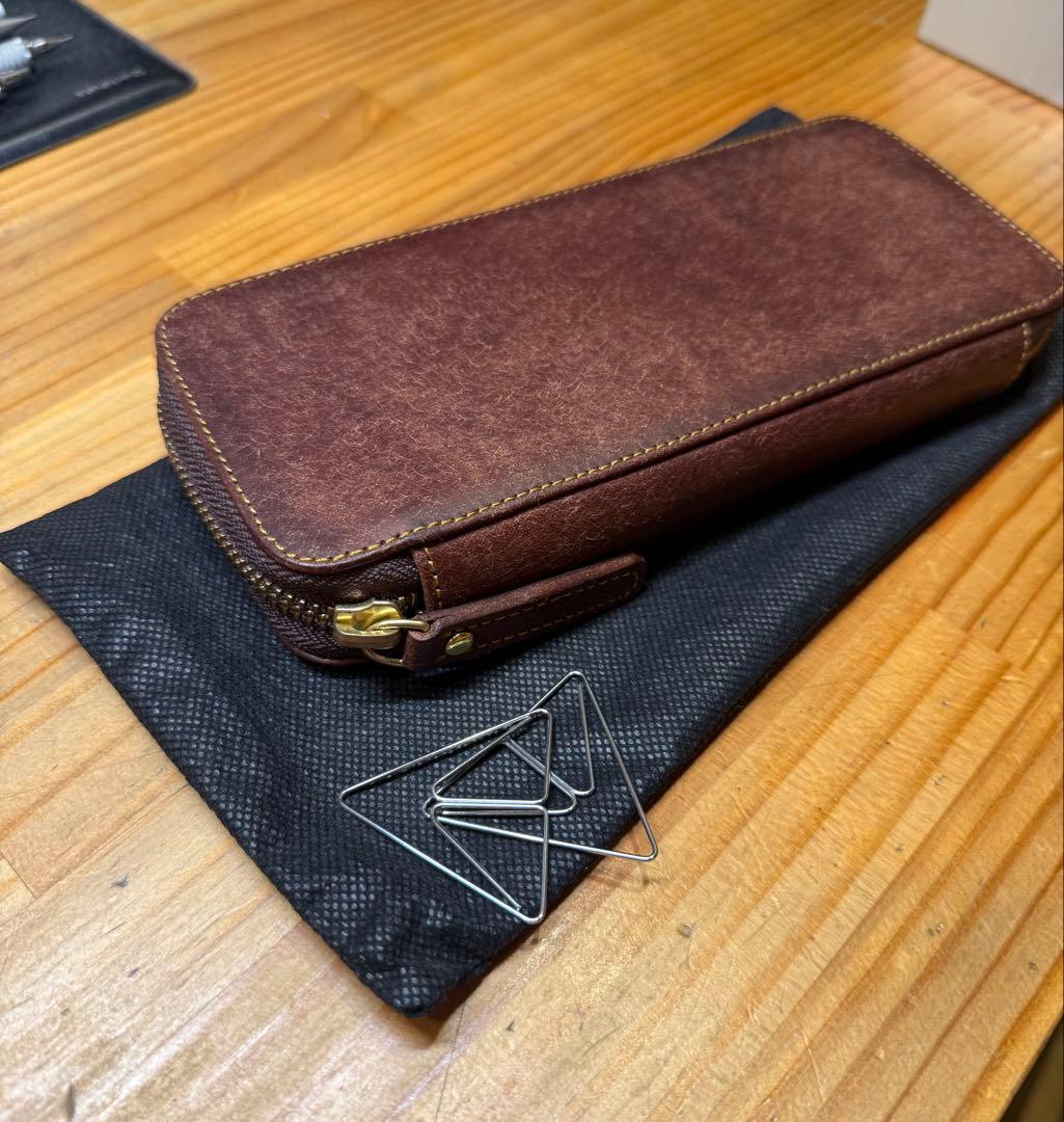 バハギア ペンケース ラウンドジップ型 プエブロ タバコ ブッテロー