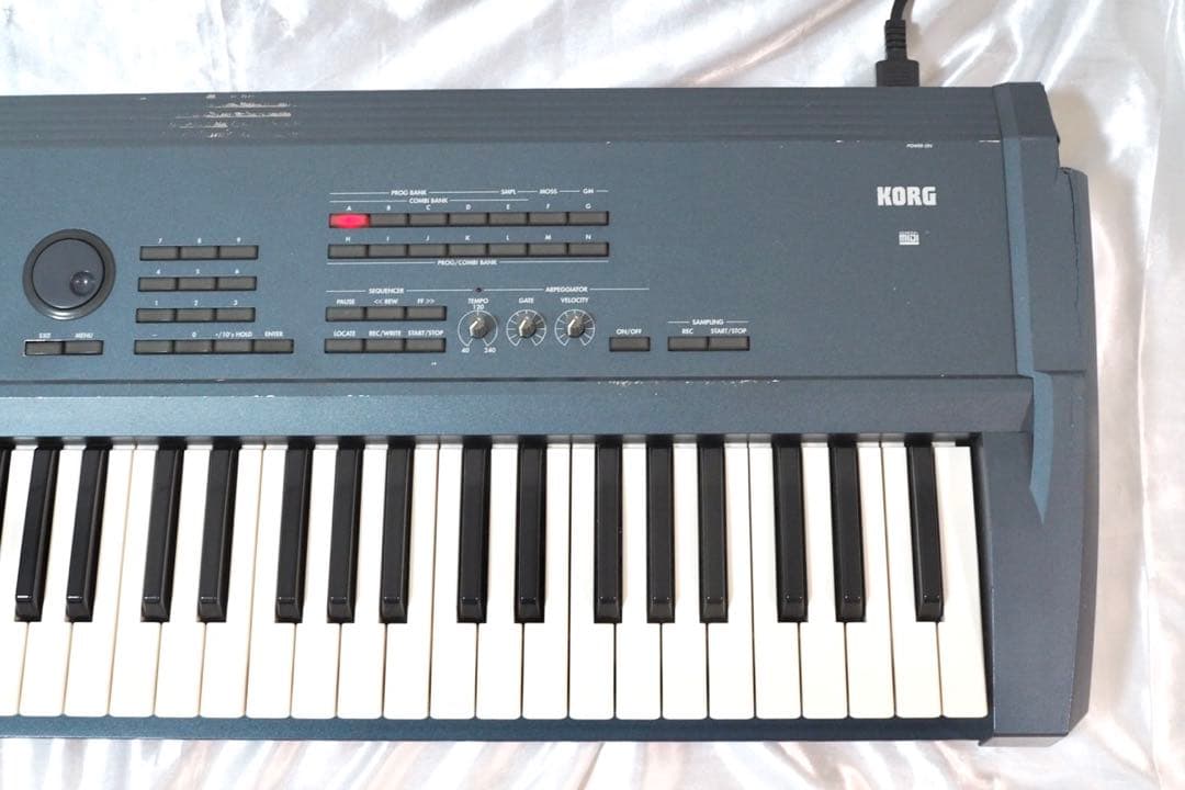 KORG シンセサイザー TRITON Extreme 76鍵