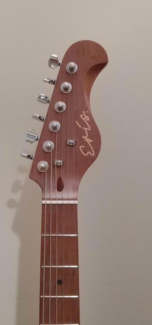 Eris Nestia エレキギター