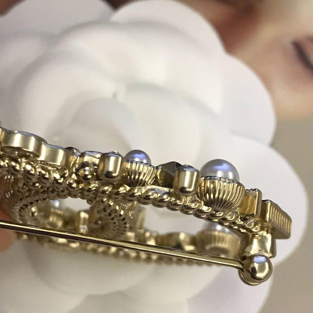 【美品】CHANEL パールブローチ（ニット/アウタ用）