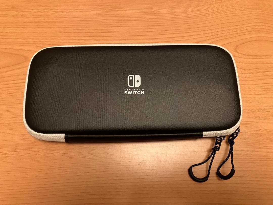 Switch本体　スプラトゥーン2コラボ　公式キャリングケース•メモリーカード付