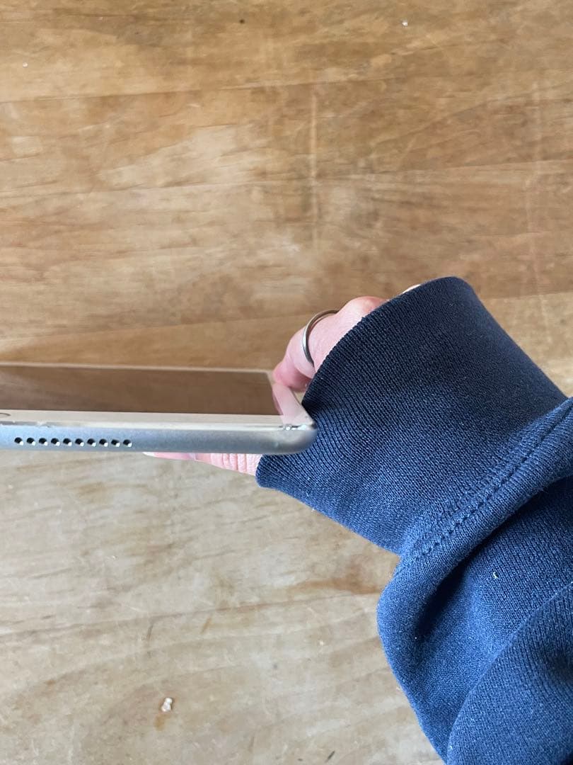 Apple iPad Mini 4 128GB シルバー(Wi-Fiモデル)