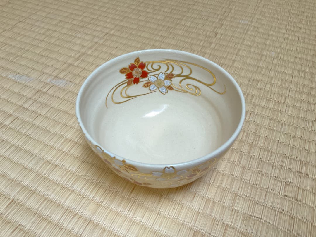 【美品】眞葛香斎　桜花筏茶碗　共箱あり　26