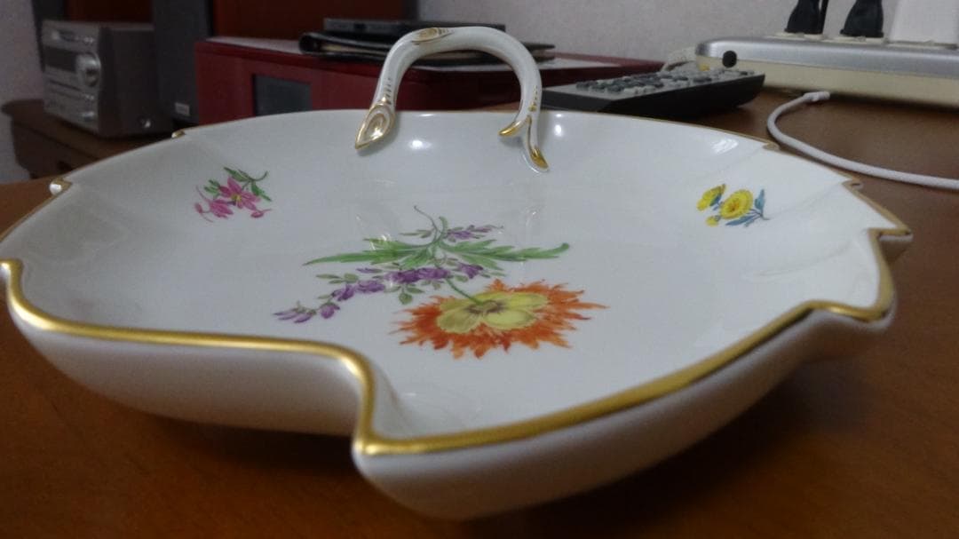 Meissen マイセン　手付き葉型プレート