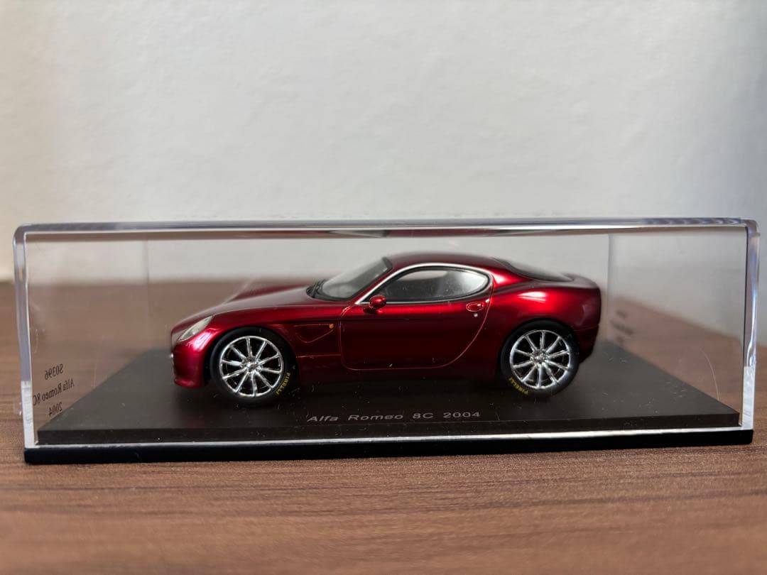Spark Alfa Romeo 8C 2010 レッド
