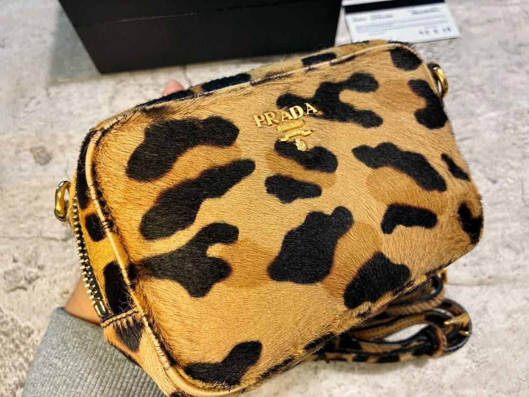 PRADA ヒョウ柄ショルダーバッグ